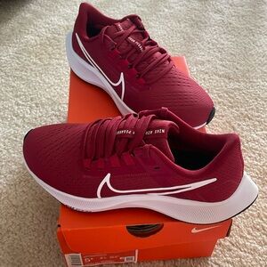 BNWB Nike air zoom Pegasus 38